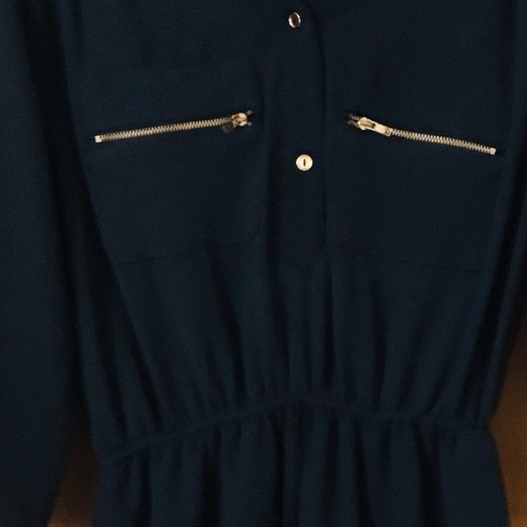 Justify Navy Shirt Hem Elastic Waist with Tie and Gold Accents Size M - Picture 3 of 7